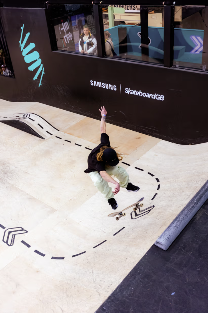 Galaxy Z Flip5 Skatepark